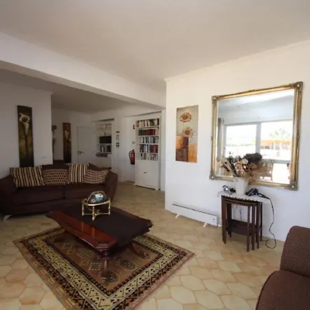 Holiday home Casa Brybeg Holiday Almadena